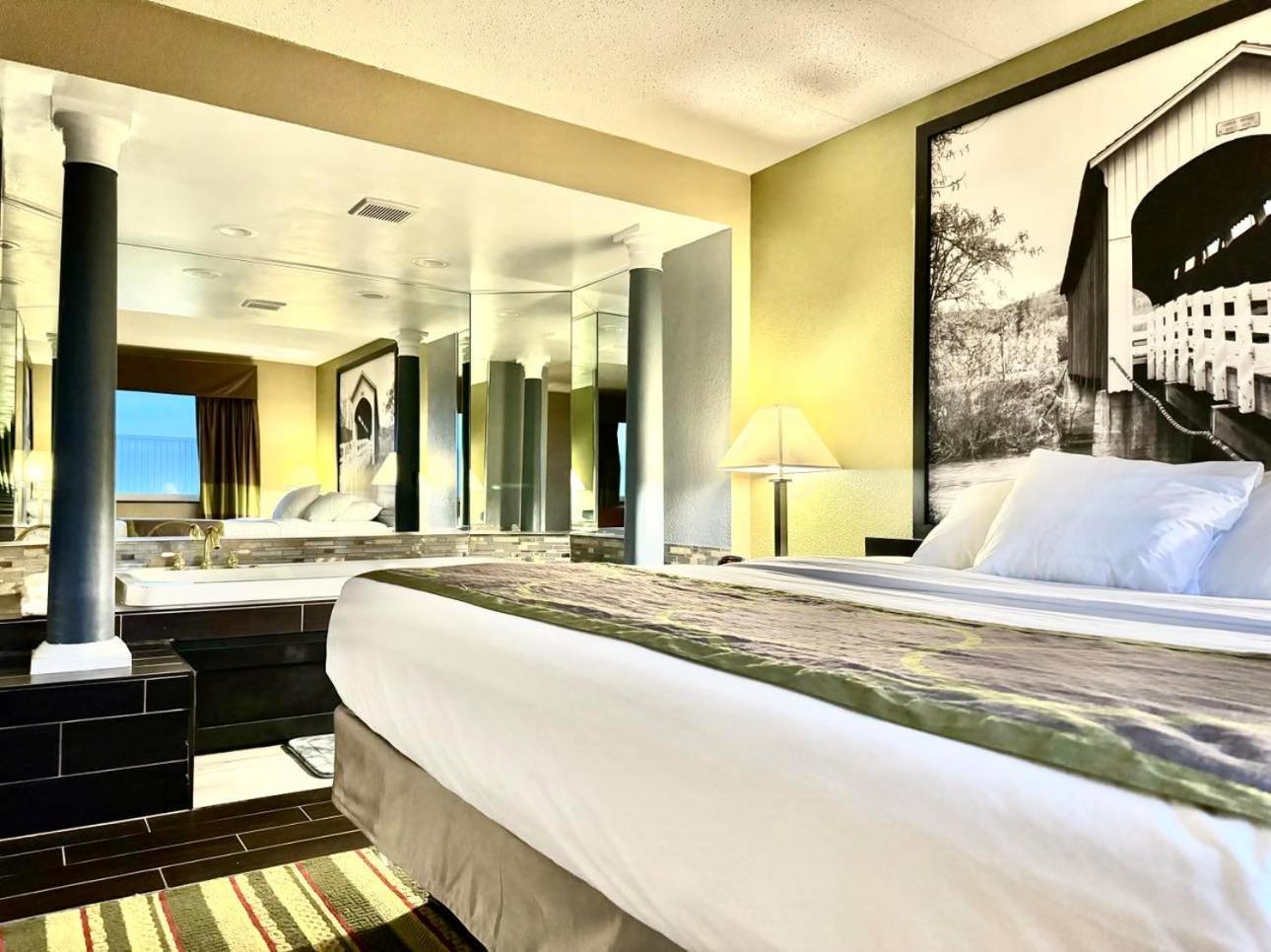 Super 8 By Wyndham Frederick Hotel Ngoại thất bức ảnh