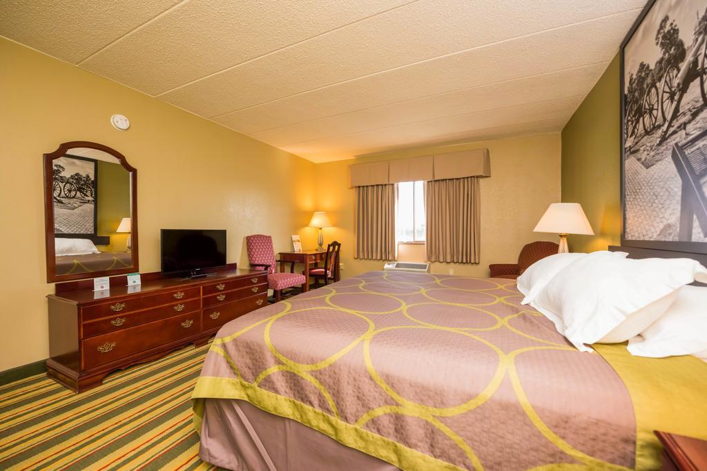 Super 8 By Wyndham Frederick Hotel Ngoại thất bức ảnh